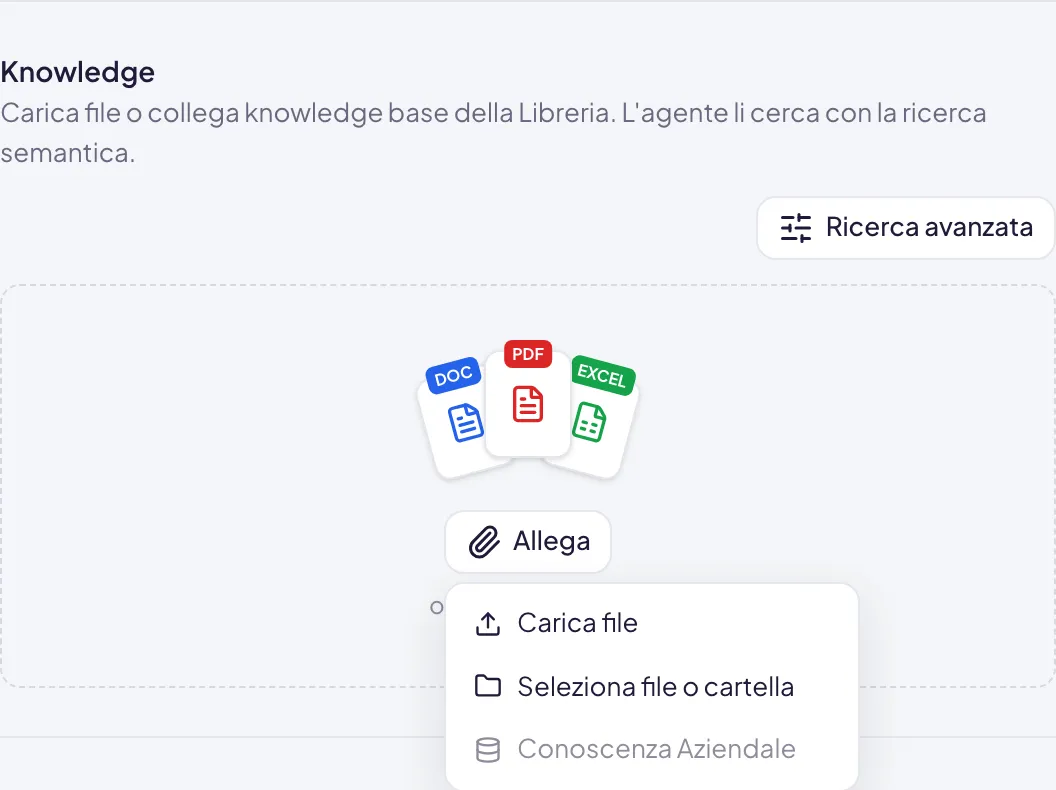 Il menu di Allega aperto sulle due voci attive, Carica file e Seleziona file o cartella, con la terza, Conoscenza Aziendale, disattivata