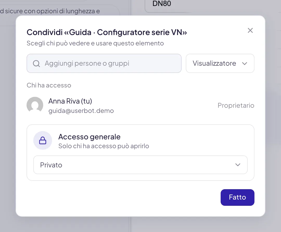 La finestra di condivisione: in alto il campo per aggiungere persone o gruppi con accanto il ruolo che avranno, sotto l'elenco di chi ha accesso e la riga Accesso generale con il menu della visibilità
